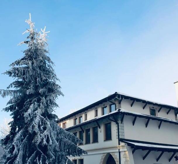 בית מלון כפרי Galeria Pezinska Baba