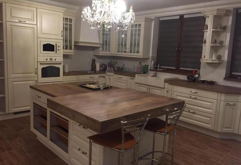 בית מלון כפרי Galeria Pezinska Baba