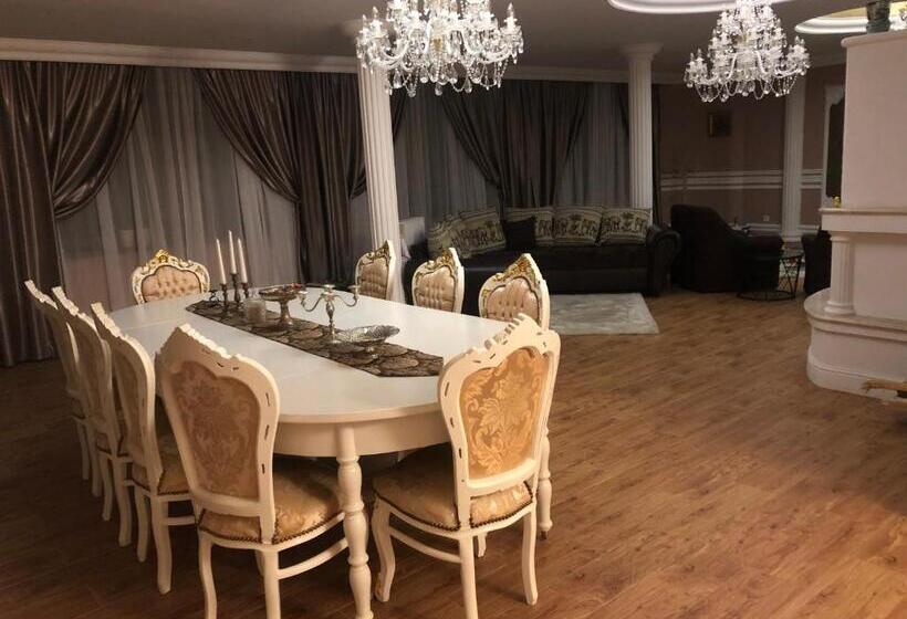 בית מלון כפרי Galeria Pezinska Baba