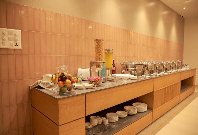 Отель Hilux Courtyard