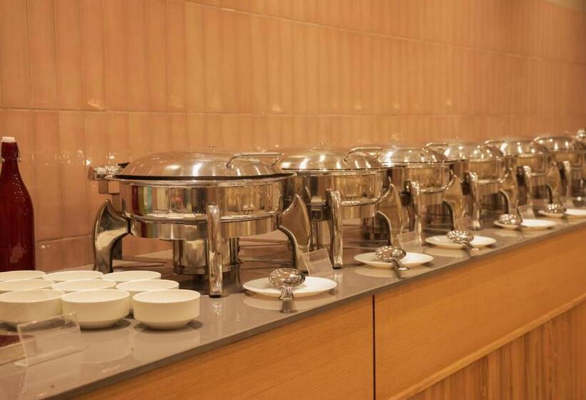 Отель Hilux Courtyard