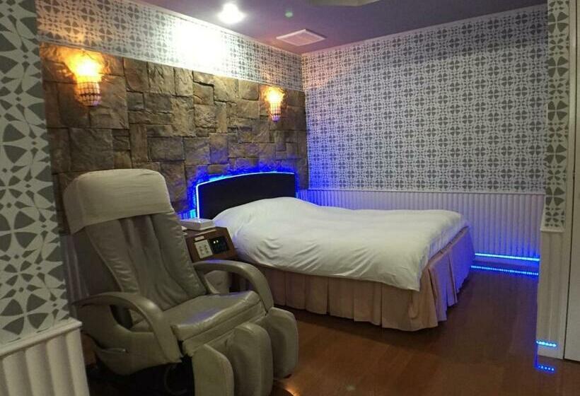 Отель La Rouge   Vacation Stay 89068v