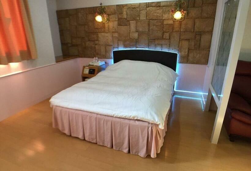 Отель La Rouge   Vacation Stay 89068v