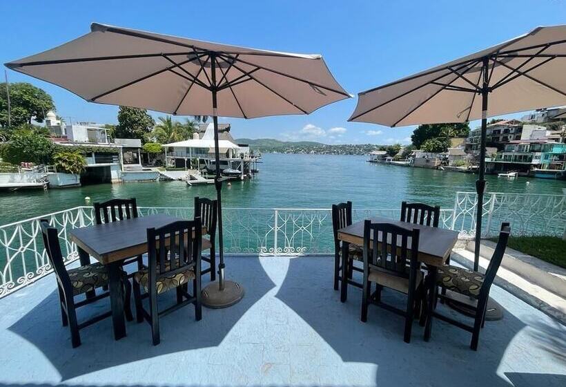 ホテル Marina Palace Teques