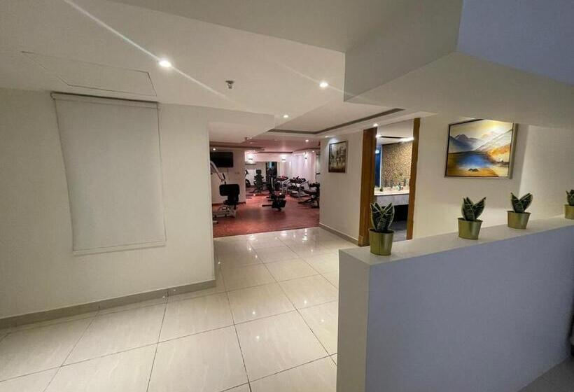 هتل Mira Business