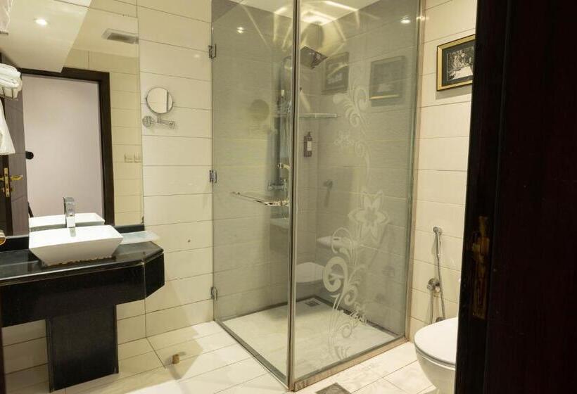 هتل Mira Business