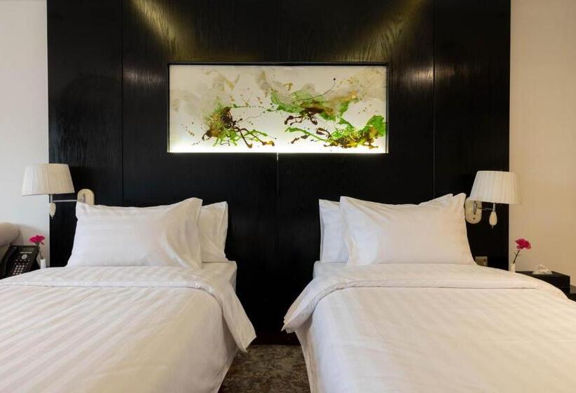 هتل Mira Business