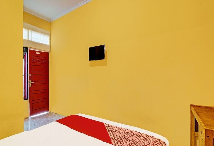 Отель Oyo 91921 Homestay Keluarga Syariah