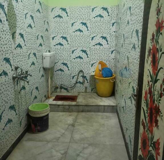فندق Oyo 93497 Pandit Siyaram Guest House