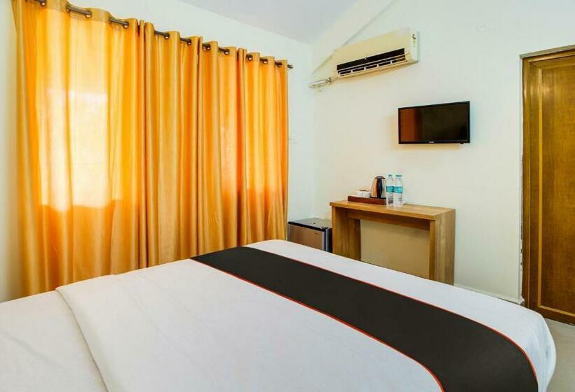 בית מלון כפרי Oyo Flagship 70310 Declassio By Goas Pearl