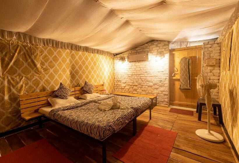 בית מלון כפרי Pench Tiger Camp