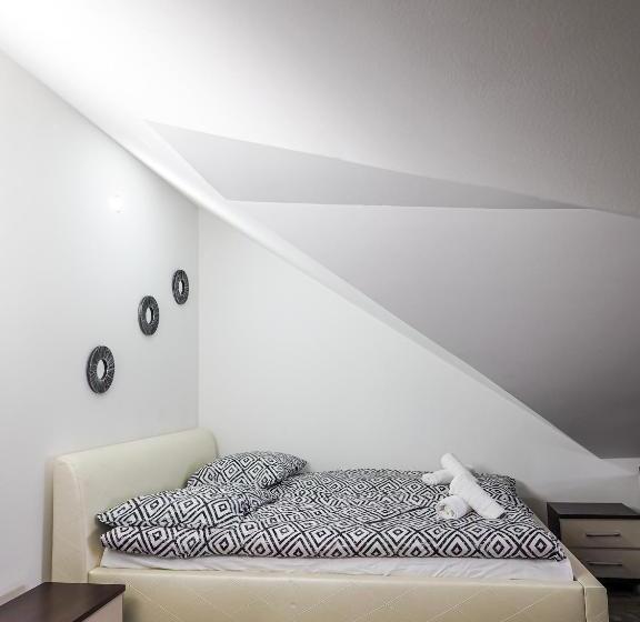 酒店 Restauracja Biały Kruk