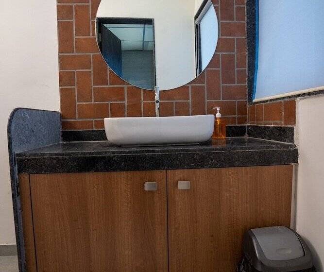 בית מלון כפרי Spring Hill Inn