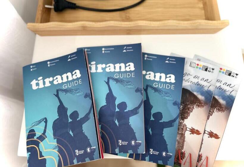 בית מלון כפרי Tirana Square