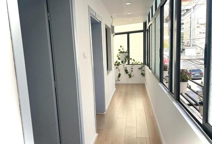 فندق Tirana Square