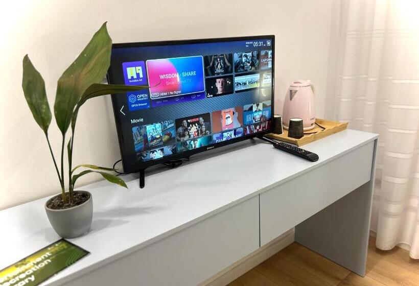 فندق Tirana Square