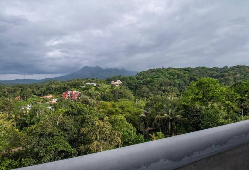 Отель Treebo Trend Chembra Residency