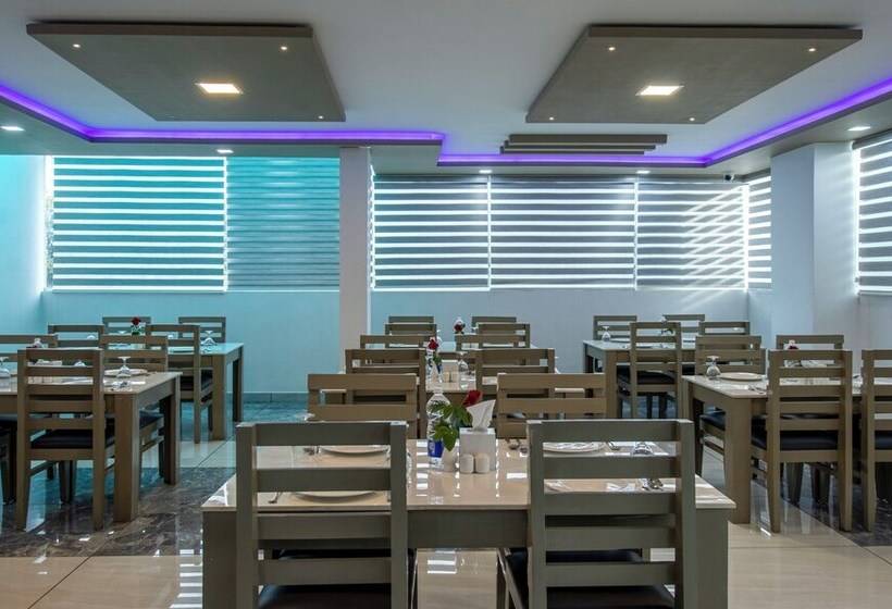 Отель Treebo Trend Chembra Residency