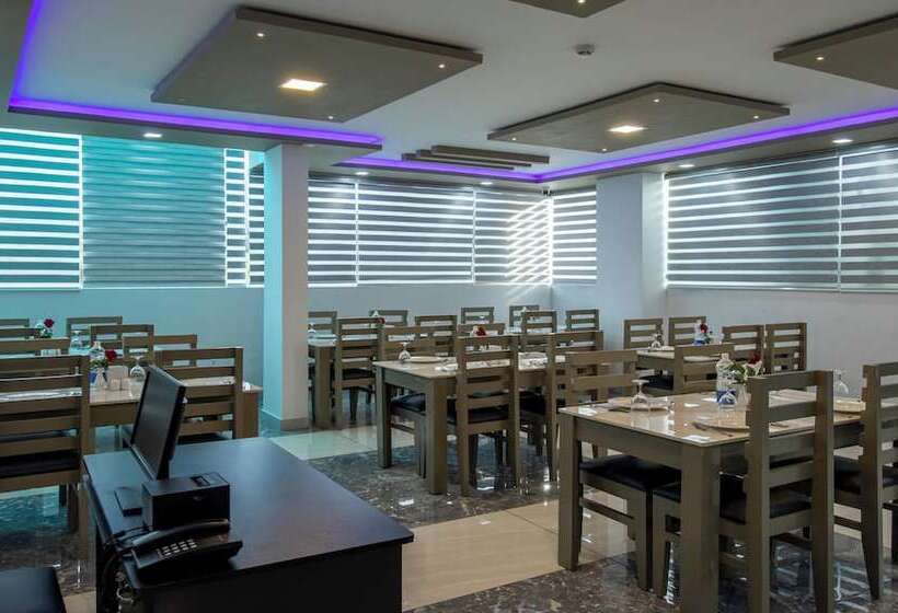 Отель Treebo Trend Chembra Residency