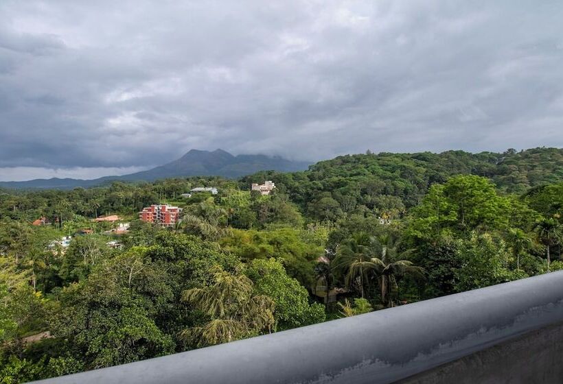 Отель Treebo Trend Chembra Residency