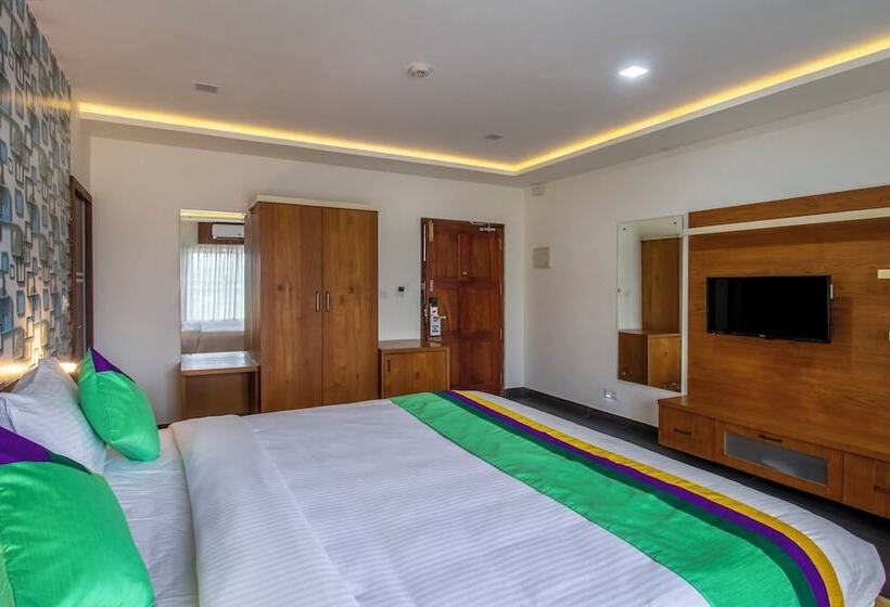 Отель Treebo Trend Chembra Residency