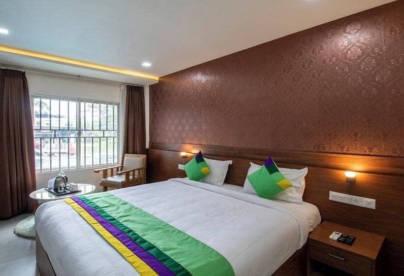 Отель Treebo Trend Chembra Residency
