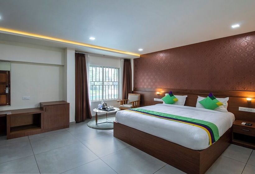 Отель Treebo Trend Chembra Residency