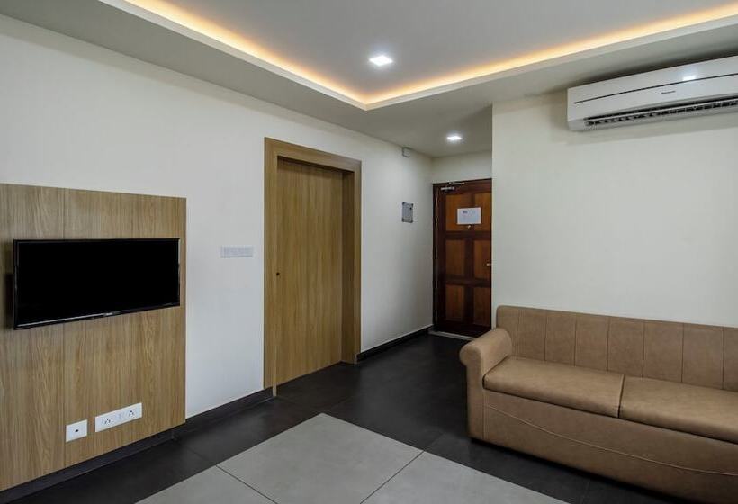 Отель Treebo Trend Chembra Residency