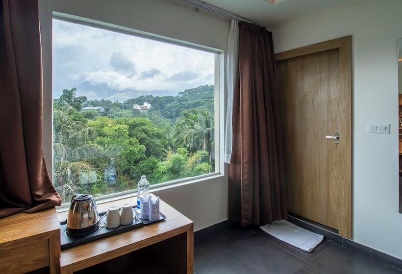 Отель Treebo Trend Chembra Residency