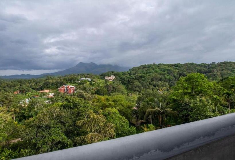 Отель Treebo Trend Chembra Residency