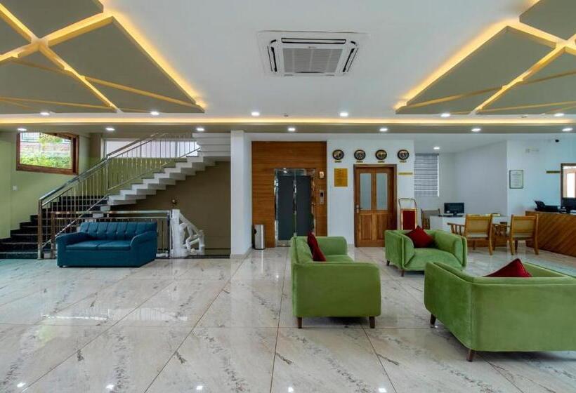 Отель Treebo Trend Chembra Residency