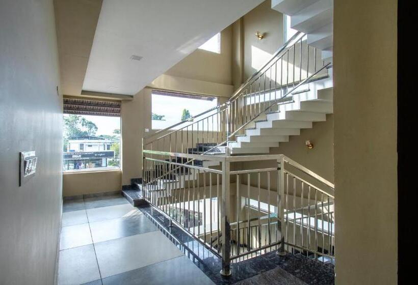 Отель Treebo Trend Chembra Residency