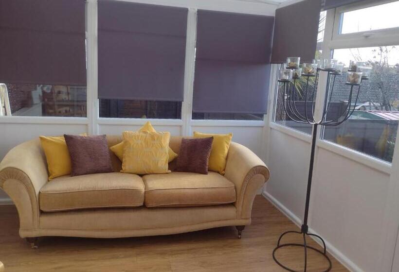 Little Bassett Bed & Breakfast