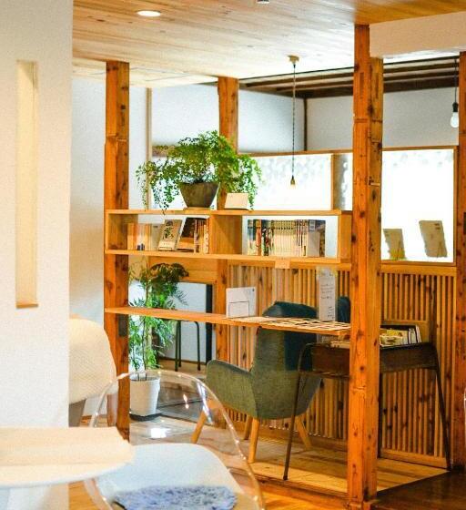 펜션 深々 Books&stay シンシンブックスアンドステイ