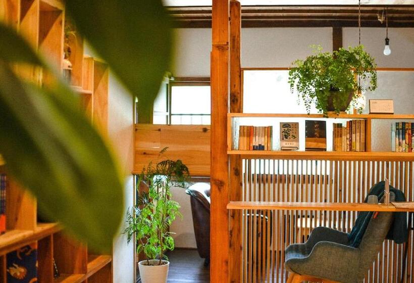 펜션 深々 Books&stay シンシンブックスアンドステイ