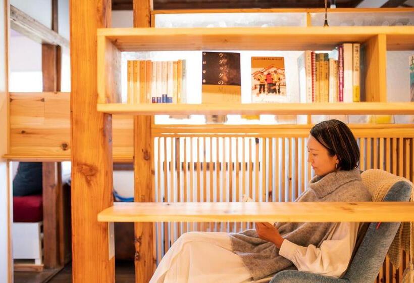 펜션 深々 Books&stay シンシンブックスアンドステイ