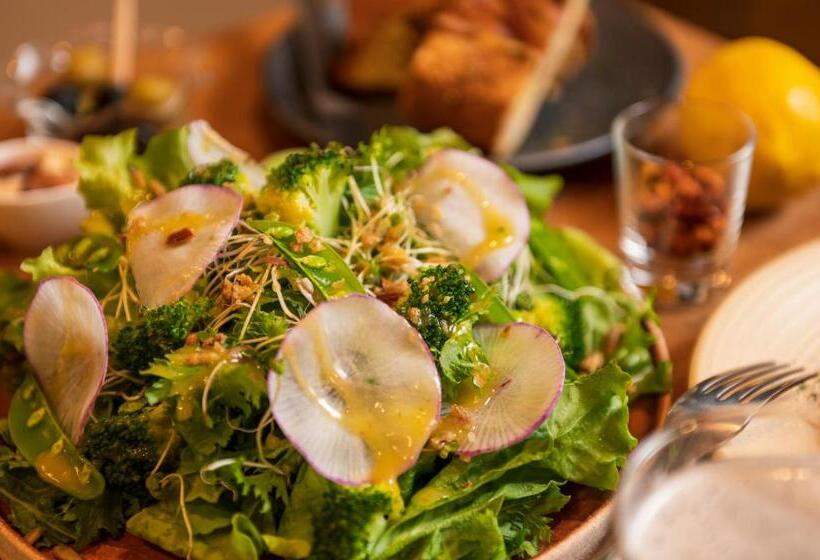 펜션 深々 Books&stay シンシンブックスアンドステイ