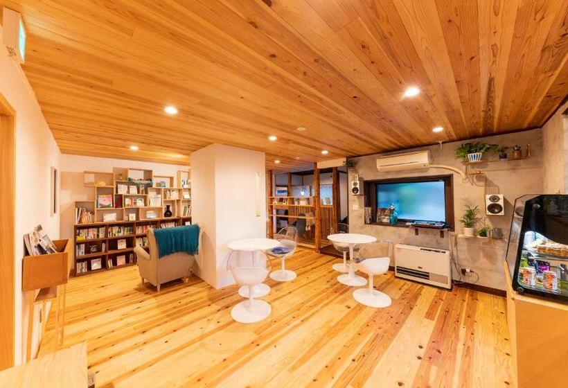 펜션 深々 Books&stay シンシンブックスアンドステイ