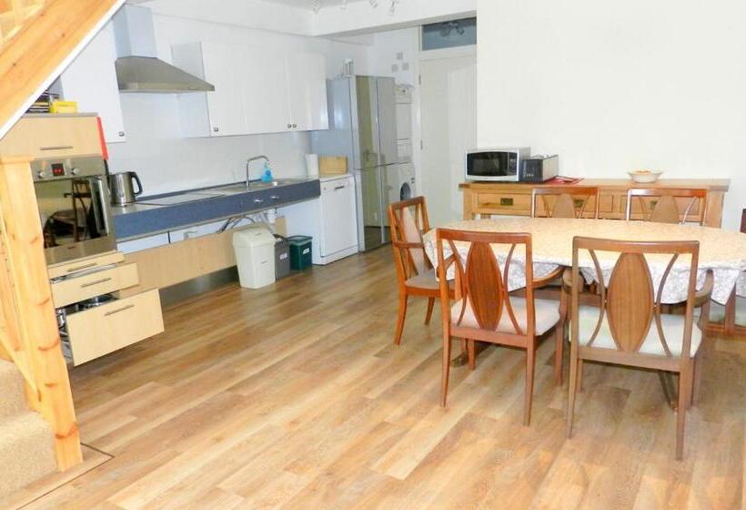 膳宿费 Cotswold Charm George Barn