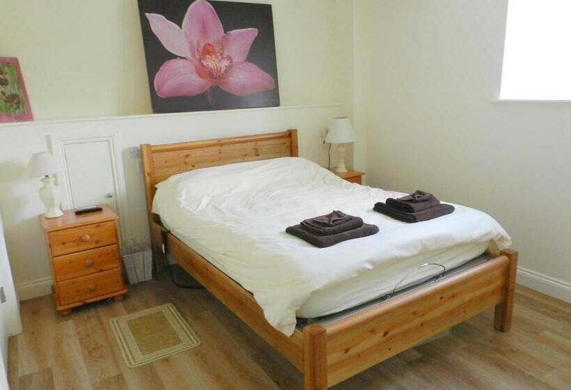 膳宿费 Cotswold Charm George Barn