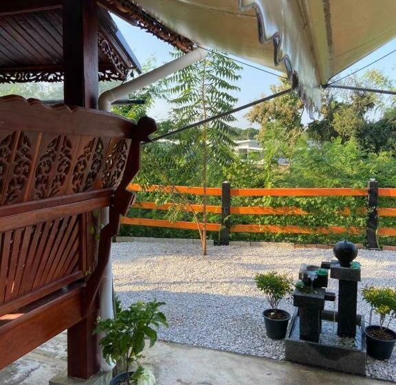 פנסיון Lampang Hideaway Guesthouse