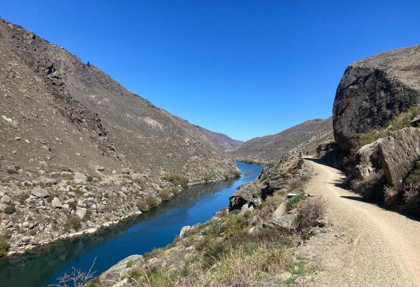 پانسیون Lookout Escape Studio, Alexandra