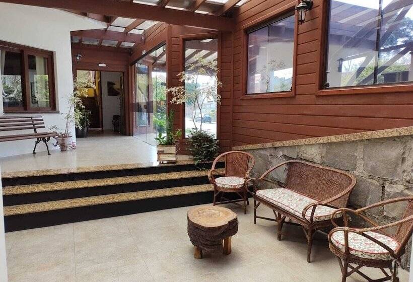 פנסיון Pousada Suíça