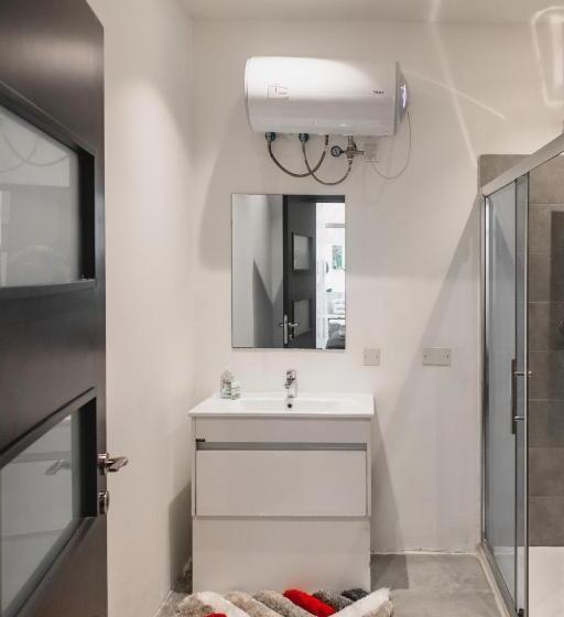 پانسیون Privilege Suite