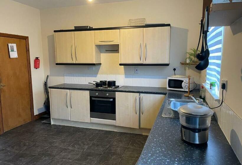 膳宿费 Red Bricks Staycation