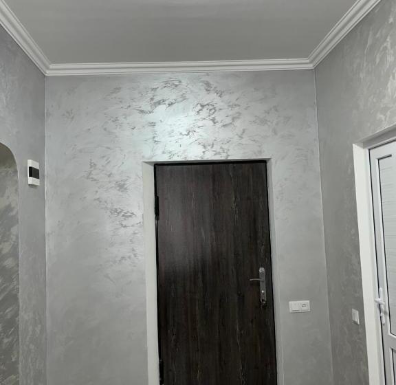 بنسيون Roman S Guest House In Garni