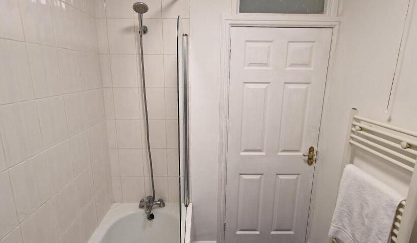 پانسیون Self Check In Apartment Doncaster