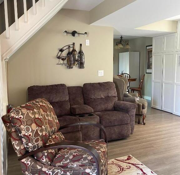 膳宿费 Villa In The Vines