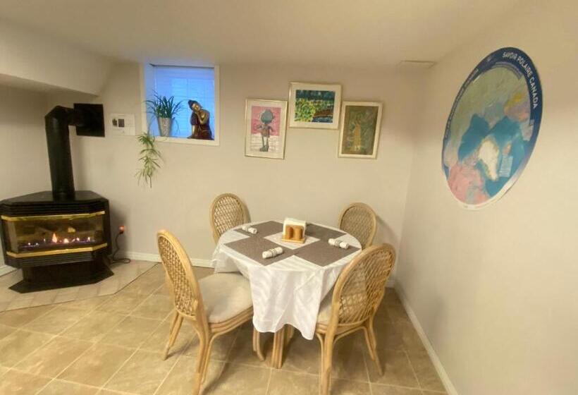 بنسيون Yellowknife Bed And Breakfast