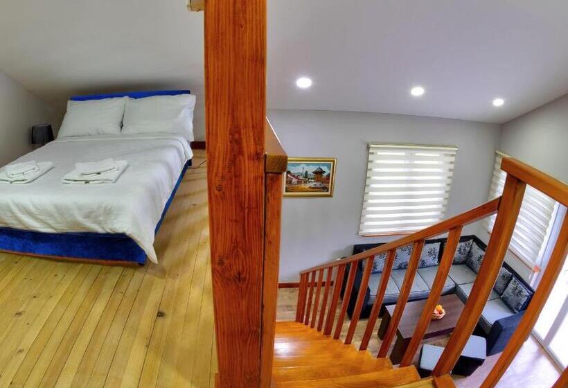 استراحتگاه Forest Lodges